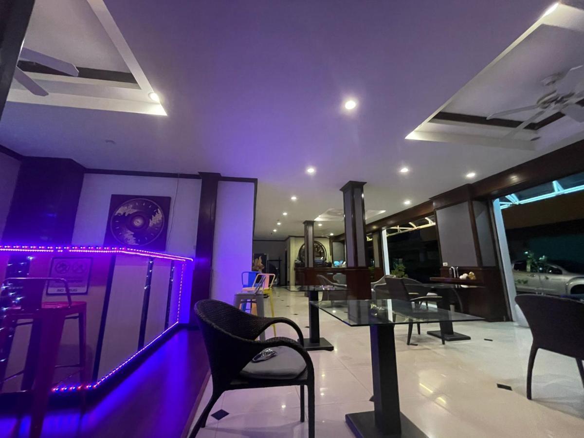 Hill View 酒店 3*